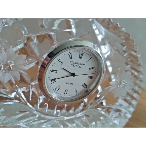 Vintage Edinburgh Crystal Quartz Clock Etched Floral 4" x 2 3/4" - Picture 3 of 9